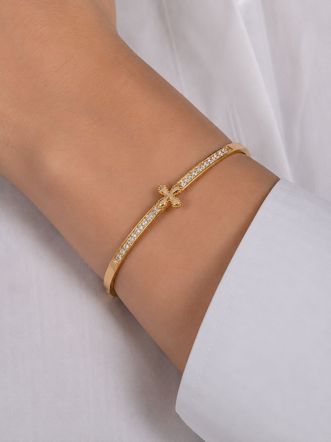Minimalist Gold Cross Charm Bracelet