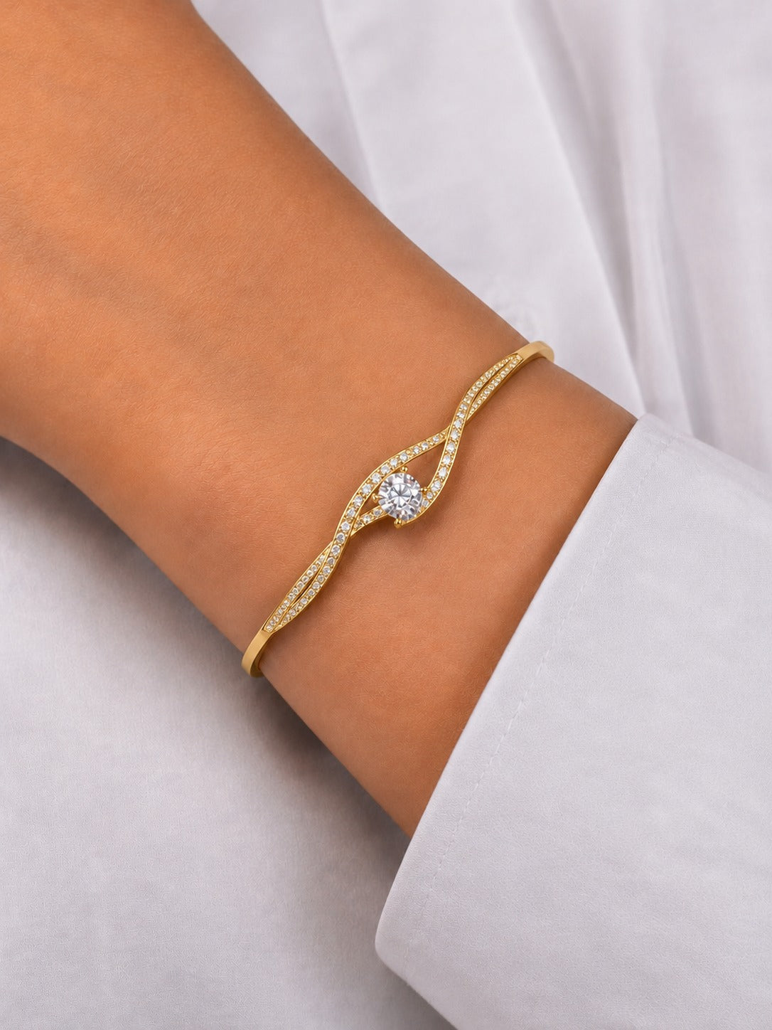 GOLDEN TWIST SOLITAIRE OPEN CUFF BRACELET